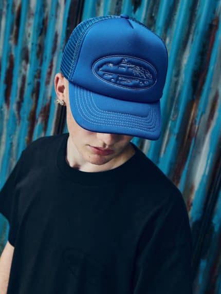 ISLAND OUTLINE TRUCKER HAT BLUE