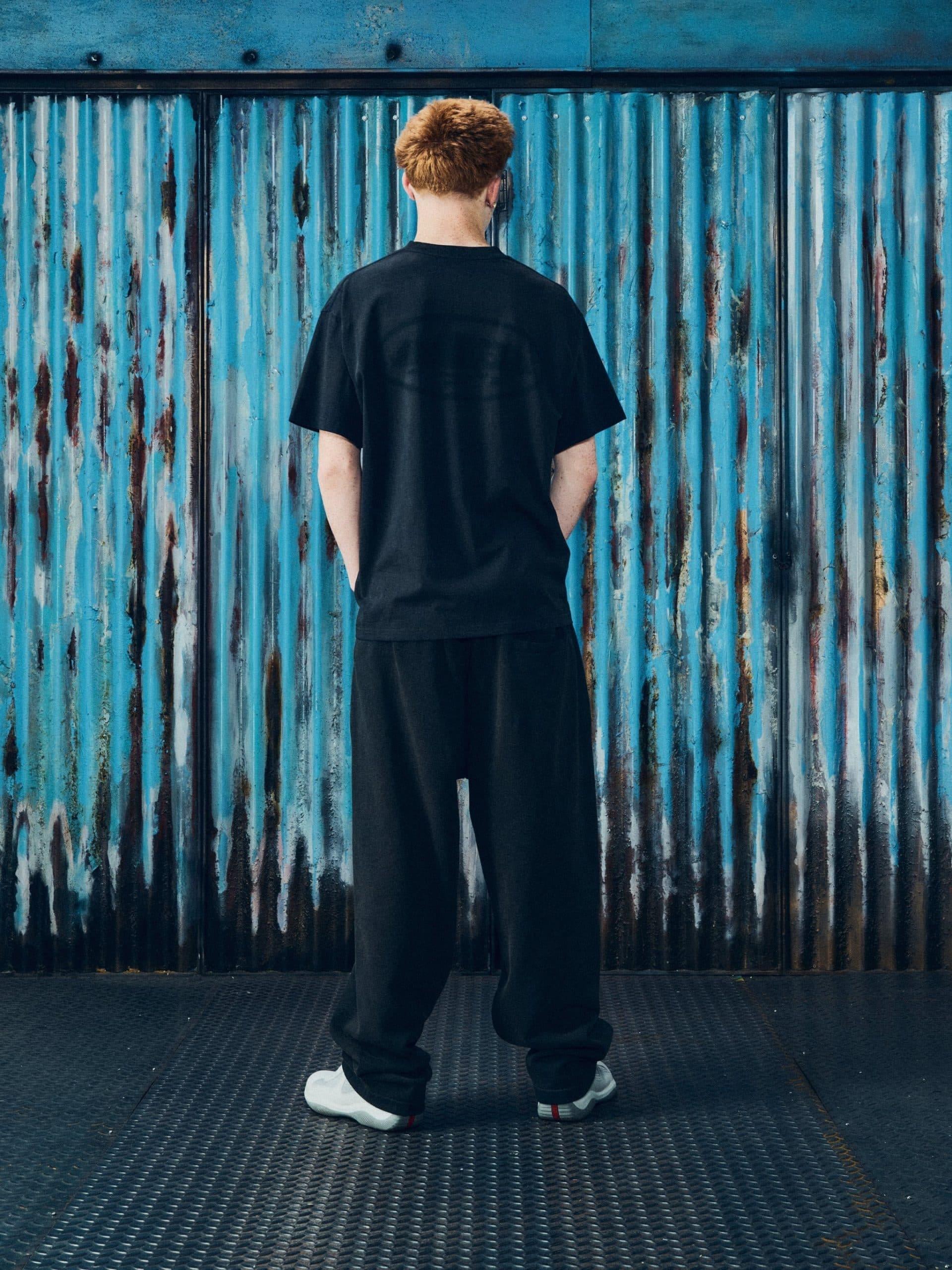 ISLAND KNOCKOUT TEE BLACK